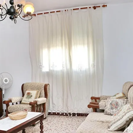 Red Rouse Apartment *